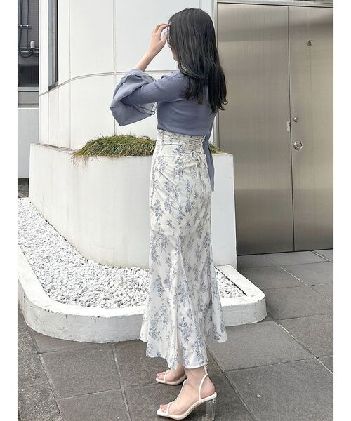 MERCURYDUO（マーキュリーデュオ）の「異素材フレアスリーブ切替ニット（ニット/セーター・レディース・オフホワイト/ブルー/チャコールグレー・FREE）」の15枚目の写真