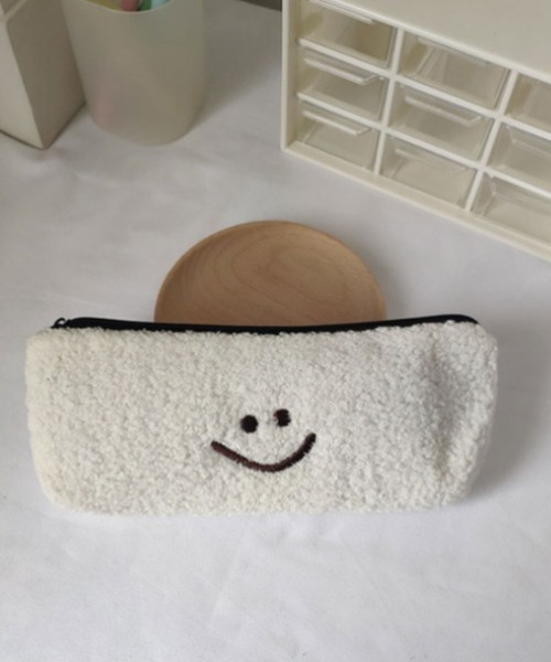 E&C closet…(イーアンドシークローゼット)の「ボアペンケース(ポーチ・レディース・オフホワイト/ホワイト系その他・FREE)」の11枚目の写真