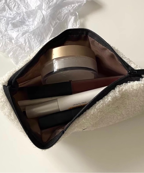 E&C closet…(イーアンドシークローゼット)の「ボアペンケース(ポーチ・レディース・オフホワイト/ホワイト系その他・FREE)」の10枚目の写真