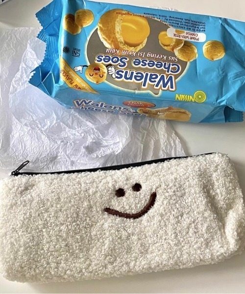 E&C closet…(イーアンドシークローゼット)の「ボアペンケース(ポーチ・レディース・オフホワイト/ホワイト系その他・FREE)」の6枚目の写真