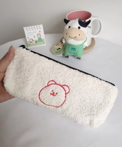 E&C closet…(イーアンドシークローゼット)の「ボアペンケース(ポーチ・レディース・オフホワイト/ホワイト系その他・FREE)」の21枚目の写真