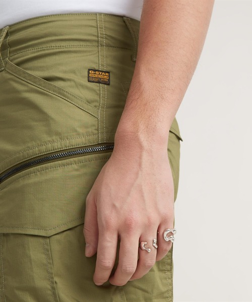 G-STAR(ジースター)の「ROVIC ZIP RELAXED SHORTS/ジップディテールリラックスワイドカーゴショートパンツ(その他パンツ・メンズ・グレー系その他/カーキオリーブ/ベージュ系その他・28inch/30inch/32inch/34inch/33inch/31inch/29inch)」の7枚目の写真