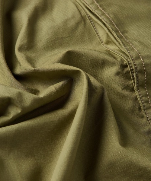 G-STAR(ジースター)の「ROVIC ZIP RELAXED SHORTS/ジップディテールリラックスワイドカーゴショートパンツ(その他パンツ・メンズ・グレー系その他/カーキオリーブ/ベージュ系その他・28inch/30inch/32inch/34inch/33inch/31inch/29inch)」の9枚目の写真