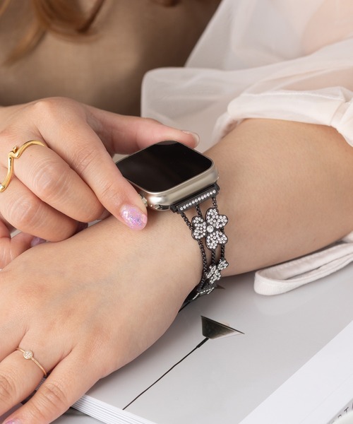 emonique(エモニーク)の「ステンレス製 Apple Watch バンド スマートウォッチバンド【38/40/41/42/44/45/49mm対応】(デジタル腕時計・レディース・プラチナム/ピンクゴールド/ブラック/シルバー・38/42)」の2枚目の写真