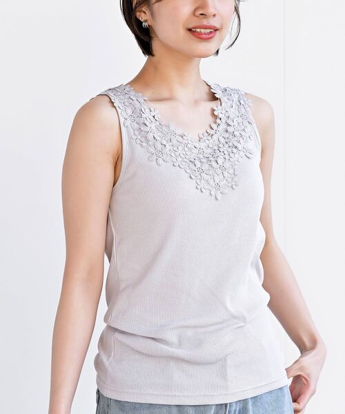 rps（アールピーエス）の「フラワーモチーフレースタンクトップ（タンクトップ・レディース・ブラック/グレイッシュベージュ/オフホワイト・M/L）」の3枚目の写真