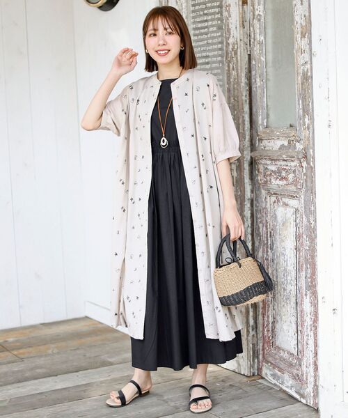 rps（アールピーエス）の「総刺繍５分袖シャツワンピース（シャツワンピース・レディース・チャコールグレー/ブルー/グレイッシュベージュ・フリー）」の4枚目の写真