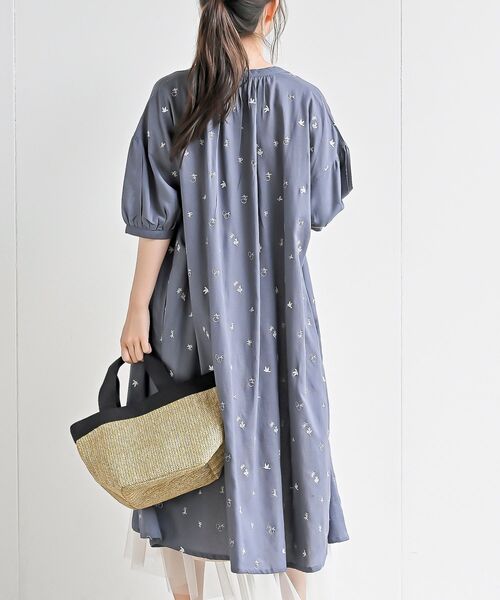rps（アールピーエス）の「総刺繍５分袖シャツワンピース（シャツワンピース・レディース・チャコールグレー/ブルー/グレイッシュベージュ・フリー）」の19枚目の写真