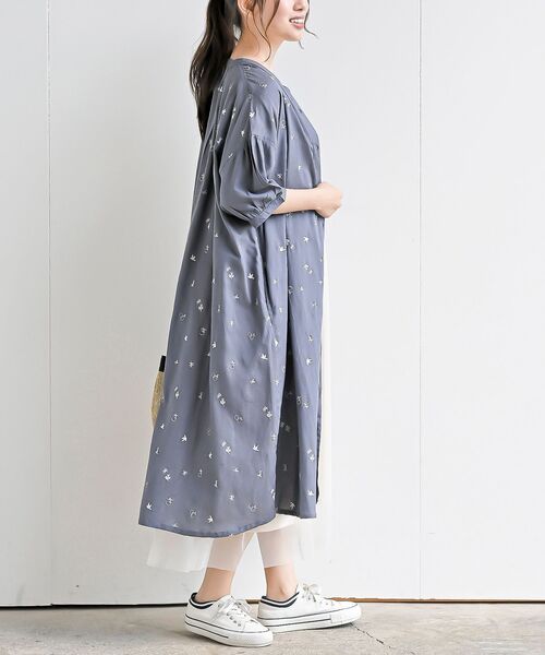 rps（アールピーエス）の「総刺繍５分袖シャツワンピース（シャツワンピース・レディース・チャコールグレー/ブルー/グレイッシュベージュ・フリー）」の18枚目の写真