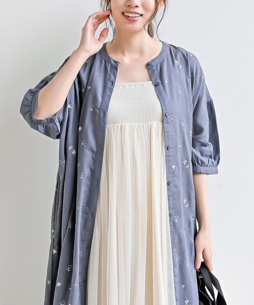rps（アールピーエス）の「総刺繍５分袖シャツワンピース（シャツワンピース・レディース・チャコールグレー/ブルー/グレイッシュベージュ・フリー）」の17枚目の写真