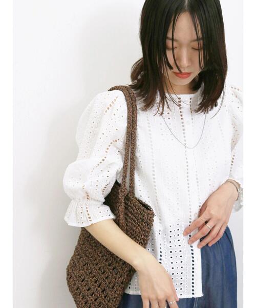 Samansa Mos2 blue（サマンサモスモスブルー）の「前後2wayカットワークレースブラウス（シャツ/ブラウス・レディース・グリーン/オフホワイト/ブラック・F）」の4枚目の写真