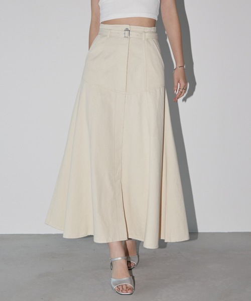 Aunt Marie's（アントマリーズ）の「ベルト付きヨークフレアデニムスカート（デニムスカート・レディース・インディゴブルー/キナリ/ブラック・マルチサイズ）」の2枚目の写真