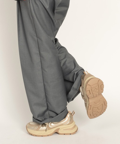 SVEC（シュベック）の「厚底スニーカー / レースアップ ローカット（スニーカー・レディース・ゴールド/シルバー・Lsize/Msize/Ssize）」の3枚目の写真