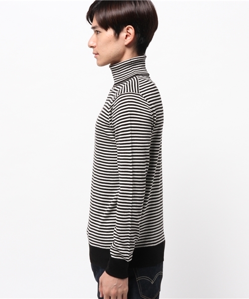 URBAN RESEARCH(アーバンリサーチ)の「UR イタリアンウール タートルネック(ニット/セーター・メンズ・レッド/ネイビー/その他1/ホワイト/ブラック/グレー・MEDIUM/LARGE/SMALL)」の8枚目の写真