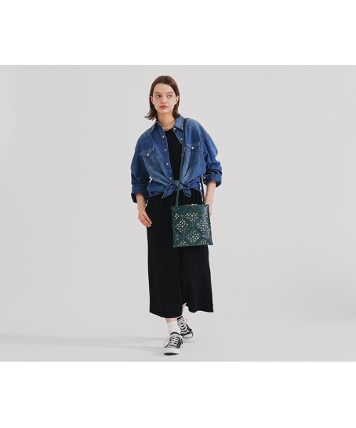 genten(ゲンテン)の「サスカットバスケット 巾着(ショルダーバッグ・レディース・ライトブラウン/ブラウン/ホワイト/グリーン・FREE)」の11枚目の写真