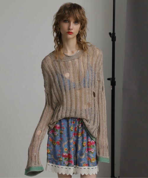 CREOLME(クレオルム)の「(CREOLME)ダメージシアーニット(ニット/セーター・レディース・ベージュ/ネイビー・FREE)」の6枚目の写真