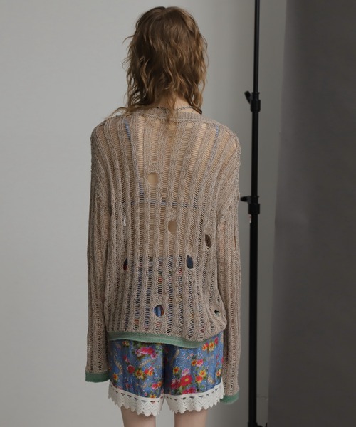 CREOLME(クレオルム)の「(CREOLME)ダメージシアーニット(ニット/セーター・レディース・ベージュ/ネイビー・FREE)」の8枚目の写真