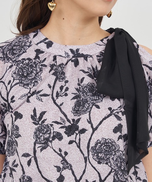 ROYAL PARTY（ロイヤルパーティー）の「オリジナル花柄パフスリーブブラウス（シャツ/ブラウス・レディース・ブラック/ベージュ・FREE）」の10枚目の写真