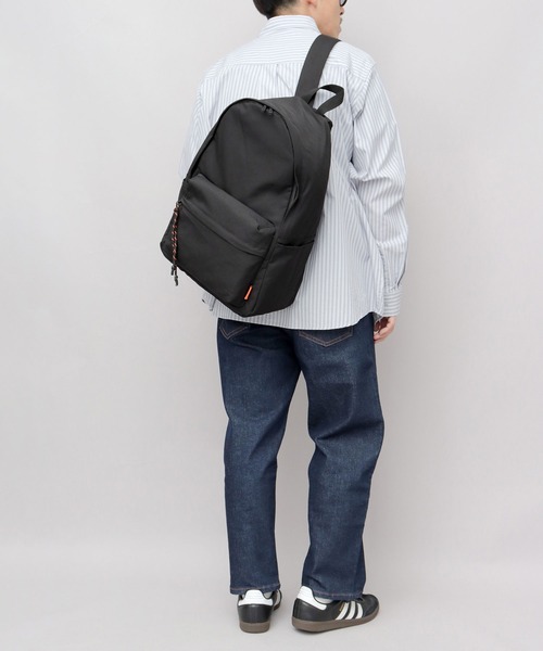 UNIVERSAL OVERALL（ユニバーサルオーバーオール）の「撥水 ソフトポリエステル 2WAY ワンショルダー スリング リュックサック（バックパック/リュック・メンズ・グレイッシュベージュ/ブラック・FREE）」の8枚目の写真