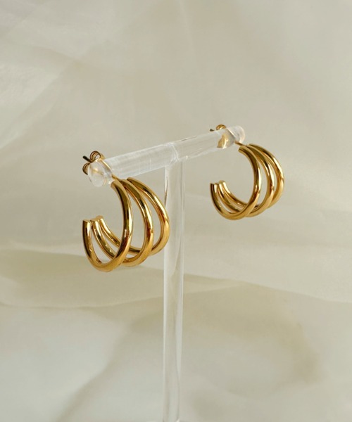 sowang(ソワン)の「【ステンレス】3連フープピアス-3line hoop pierce/stainless-(ピアス(両耳用)・レディース・ゴールド/シルバー・FREE)」の3枚目の写真