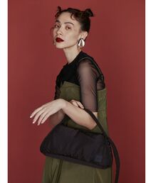 UN3D. | PADDED TRIANGLE MINI BAG(ハンドバッグ)