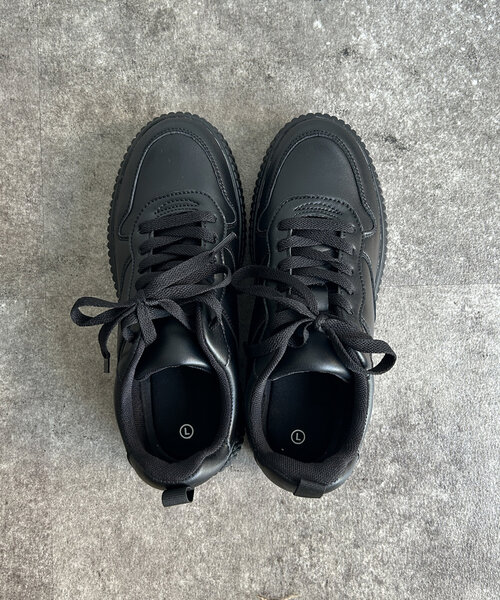 Thevon（ゼボン）の「ボリュームソールコートスニーカー（スニーカー・レディース・キャメル/ブラック/オフホワイト・L/M）」の18枚目の写真