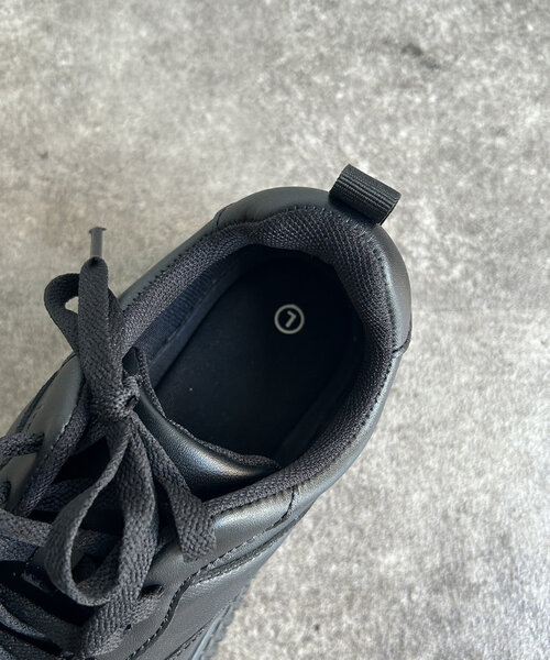 Thevon（ゼボン）の「ボリュームソールコートスニーカー（スニーカー・レディース・キャメル/ブラック/オフホワイト・L/M）」の22枚目の写真