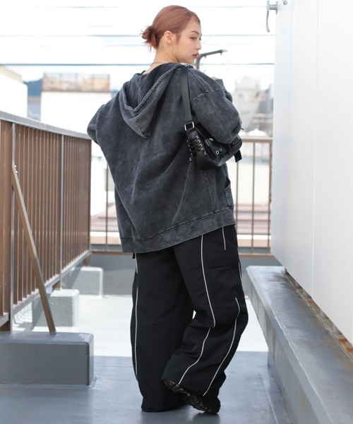 SPINNS（スピンズ）の「グランジ/裏起毛であったか！ジップパーカー クロス（スウェット・メンズ・ブラック/ブラック系その他・ONESIZE）」の16枚目の写真