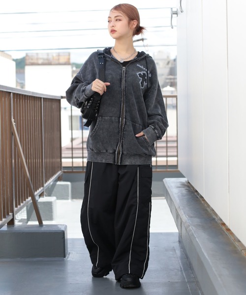 SPINNS（スピンズ）の「グランジ/裏起毛であったか！ジップパーカー クロス（スウェット・メンズ・ブラック/ブラック系その他・ONESIZE）」の13枚目の写真