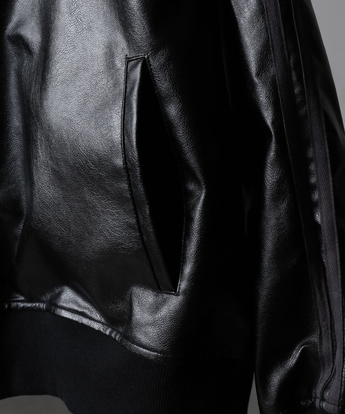 NILWAY（ニルウェイ）の「薔薇 刺繍 ライン フェイク レザージャケット（ブルゾン・メンズ・グレー系/ブラック系・MEDIUM/LARGE）」の6枚目の写真