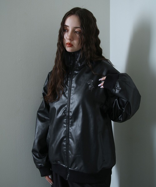 desigual フェイクレザー ライダース ジャケット 革ジャン 刺繍 黒 Desigual レザージャケット ライダース クロップド丈 フェイク