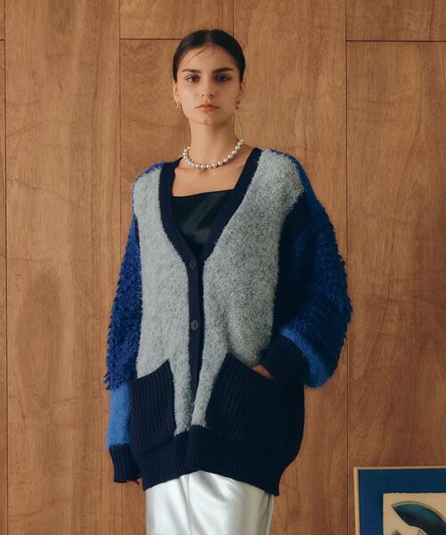Editt by YECCA VECCA（エディットバイイェッカヴェッカ）の「ブロッキングMIX編みカーディガン（カーディガン/ボレロ・レディース・グレー/ブルー・FREE）」の4枚目の写真