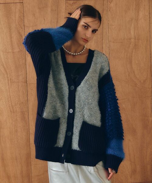Editt by YECCA VECCA（エディットバイイェッカヴェッカ）の「ブロッキングMIX編みカーディガン（カーディガン/ボレロ・レディース・グレー/ブルー・FREE）」の6枚目の写真