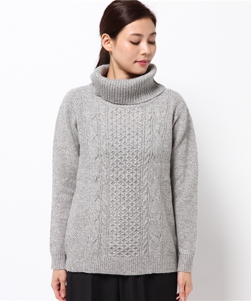 AVIREX（アヴィレックス）の「avirex/ アヴィレックス/ CABLE TURTLE KNIT PULL OVER/ｹｰﾌﾞﾙﾀｰﾄﾙﾆｯﾄﾌﾟﾙｵｰﾊﾞｰ（ニット/セーター・レディース・レッド/グレー・フリー）」の3枚目の写真