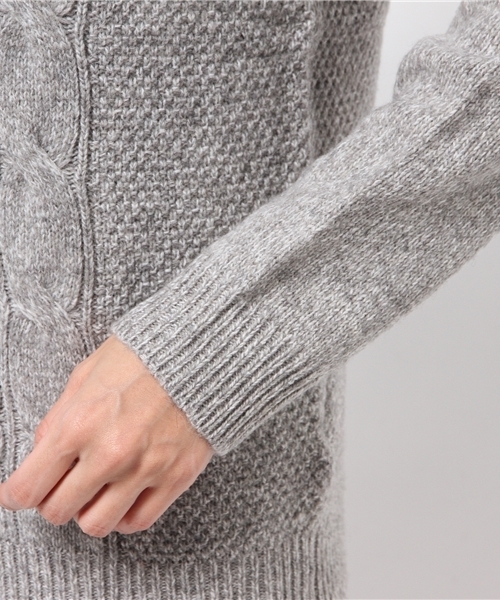 AVIREX（アヴィレックス）の「avirex/ アヴィレックス/ CABLE TURTLE KNIT PULL OVER/ｹｰﾌﾞﾙﾀｰﾄﾙﾆｯﾄﾌﾟﾙｵｰﾊﾞｰ（ニット/セーター・レディース・レッド/グレー・フリー）」の7枚目の写真