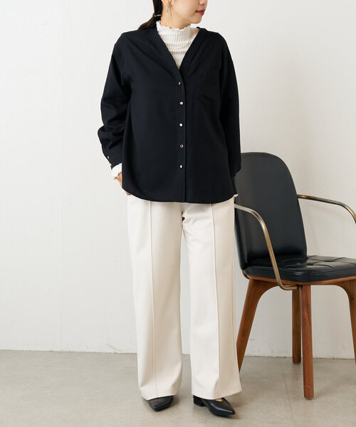 Jena espace merveilleux(ジェナ エスパスメルヴェイユ)の「金ボタントロミVシャツ(シャツ/ブラウス・レディース・ブラック/オフホワイト/グリーン・FREE)」の19枚目の写真