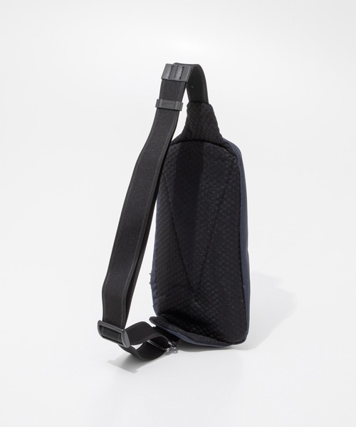 pacsafe（パックセーフ）の「PACKSAFE Vibe 150 sling pack パック