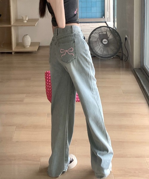 Lilamusant(リラミュゾン)の「『Lilamusant(リラミュゾン)》 バックリボン刺繍ポケットワイドストレートデニムパンツ バレエコア Y2K 韓国ストリート(デニムパンツ・レディース・ブルー・L/M/S)」の4枚目の写真