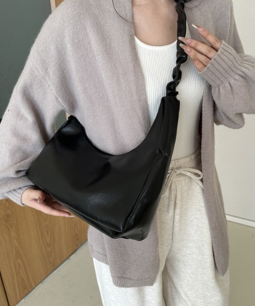 mebole(メボレ)の「くしゅくしゅハンドルribbonショルダー(ショルダーバッグ・レディース・ホワイト/ブラック/ブラウン/シルバー/ゴールド・FREE)」の17枚目の写真