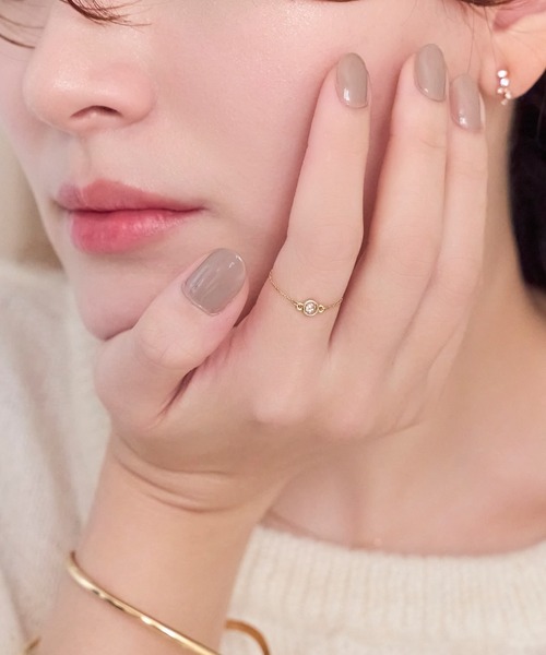 Phoebe（フィービィー）の「≪サイズ調整可能≫【金属アレルギー対応】プチベゼルストーンチェーンリング（リング・レディース・シルバー/シャンパン/イエローゴールド・FREE）」の3枚目の写真