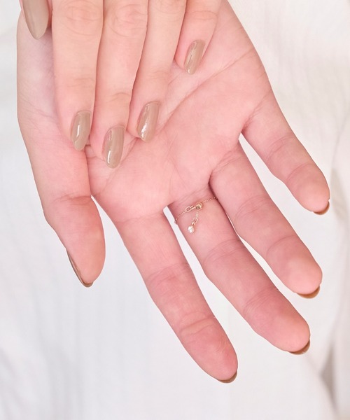 Phoebe（フィービィー）の「≪サイズ調整可能≫【金属アレルギー対応】プチベゼルストーンチェーンリング（リング・レディース・シルバー/シャンパン/イエローゴールド・FREE）」の7枚目の写真