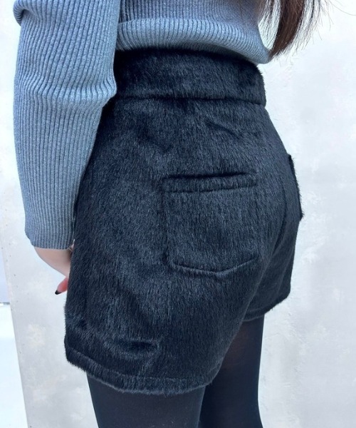 ipugo(イプゴ)の「ipugo/イプゴ シャギーショートパンツ(その他パンツ・レディース・ホワイト/ブラック・S/M)」の15枚目の写真