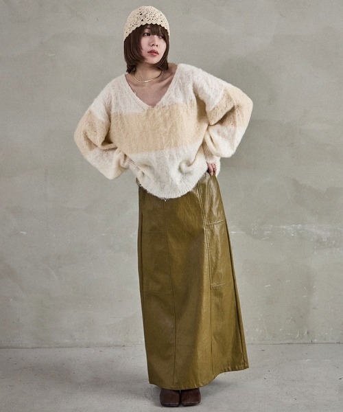 Fashion Letter(ファッションレター)の「モヘアVネック クロップドニット(ニット/セーター・レディース・ライトグレー/チャコール/アイボリー・M)」の5枚目の写真