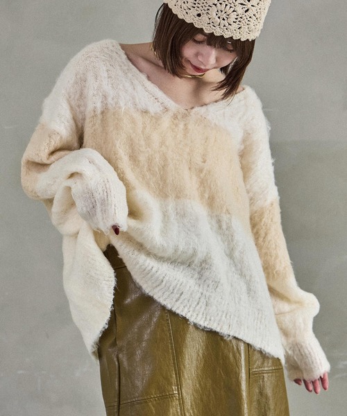 Fashion Letter(ファッションレター)の「モヘアVネック クロップドニット(ニット/セーター・レディース・ライトグレー/チャコール/アイボリー・M)」の8枚目の写真