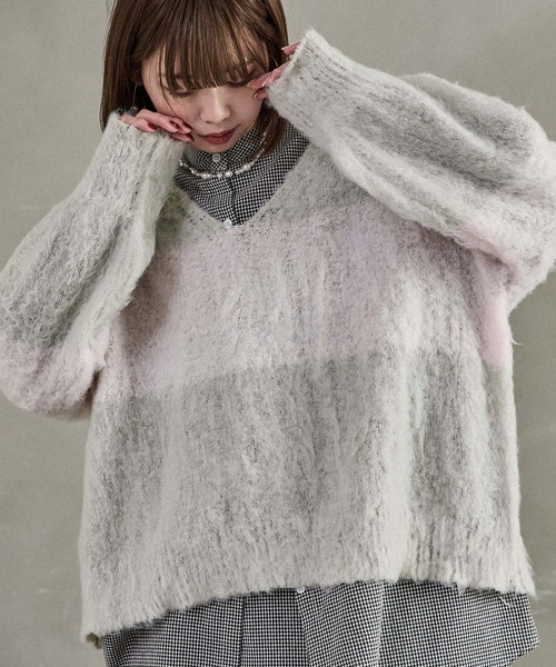 Fashion Letter(ファッションレター)の「モヘアVネック クロップドニット(ニット/セーター・レディース・ライトグレー/チャコール/アイボリー・M)」の15枚目の写真