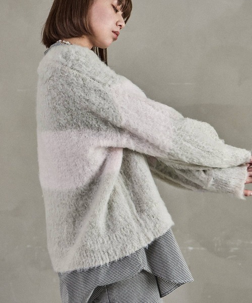 Fashion Letter(ファッションレター)の「モヘアVネック クロップドニット(ニット/セーター・レディース・ライトグレー/チャコール/アイボリー・M)」の21枚目の写真
