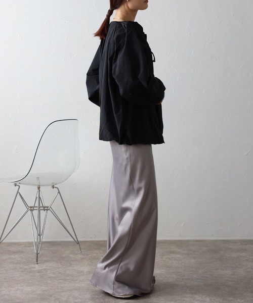 Fizz(フィズ)の「ゆったりタックバルーンブルゾン(ノーカラージャケット・レディース・ブラック/ベージュ/アイボリー/チャコール・M)」の17枚目の写真