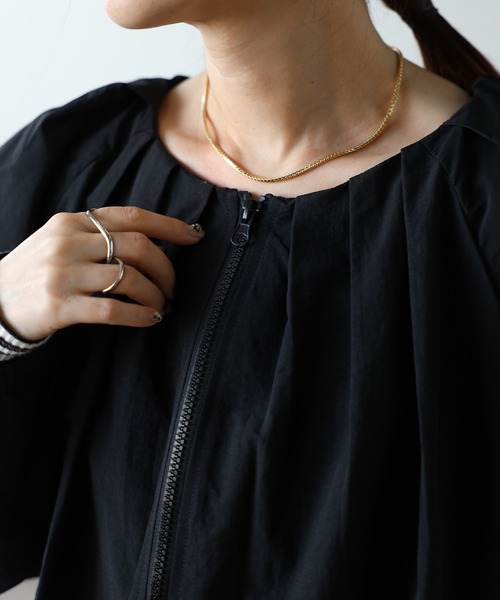 Fizz(フィズ)の「ゆったりタックバルーンブルゾン(ノーカラージャケット・レディース・ブラック/ベージュ/アイボリー/チャコール・M)」の16枚目の写真