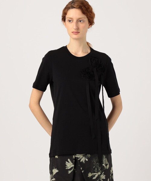 BAUM UND PFERDGARTEN(バウムウンドヘルガーデン)の「BAUM UND PFERDGARTEN コサージュTシャツ(Tシャツ/カットソー・レディース・ブラック/ホワイト・S)」の4枚目の写真