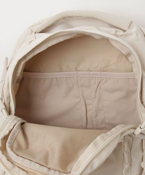 NEW BALANCE（ニューバランス）の「Athletics Advance バックパック（バックパック/リュック・メンズ・ブラック/アイボリー・ONE SIZE）」の8枚目の写真