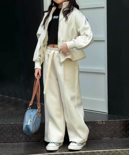 aimoha（アイモハ）の「【aimoha KIDS】スポーティセットアップ（セットアップ・キッズ・ベージュ/ブラック/グレー・150/140/130/120/110）」の9枚目の写真